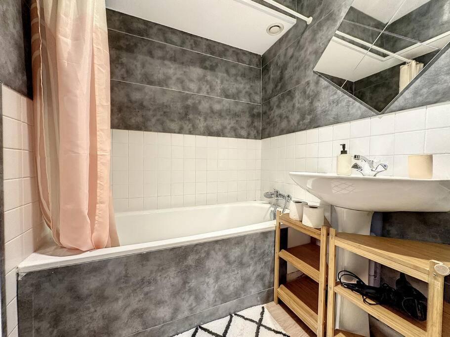 La Suite Duhamel - Au Pied De La Gare - Au Calme Rennes Buitenkant foto